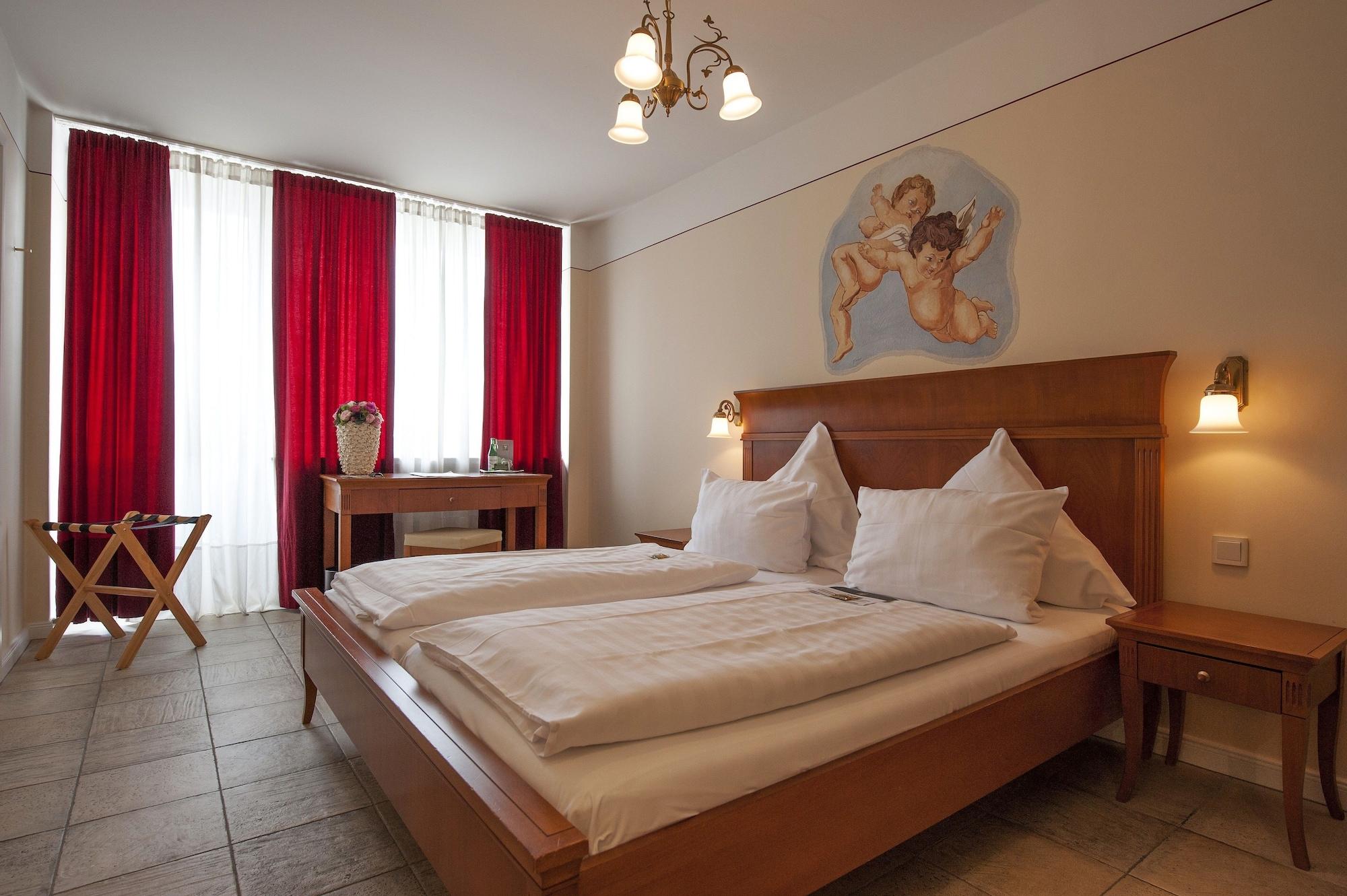 XII Apostel Albergo Koln Bagian luar foto