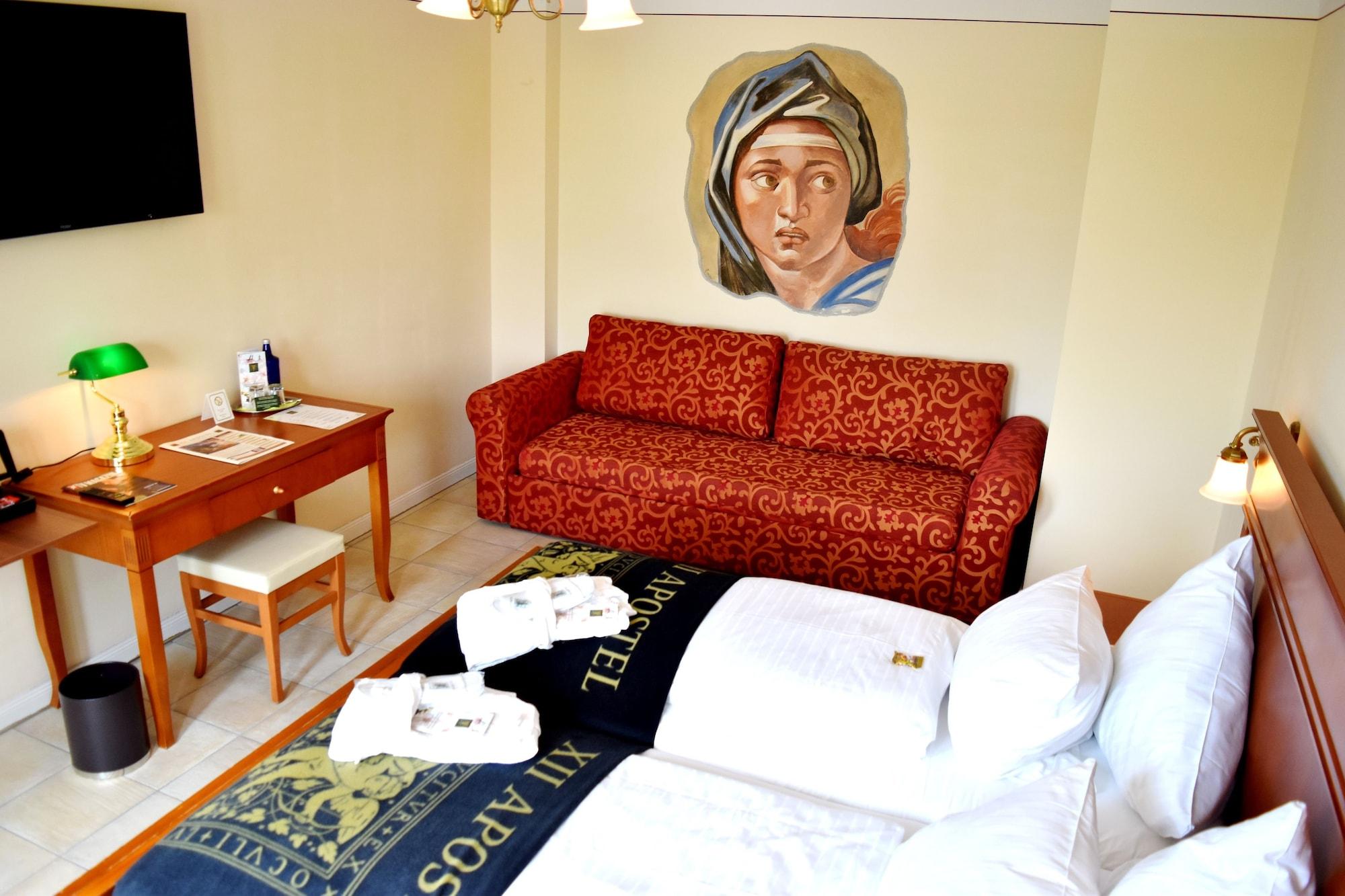 XII Apostel Albergo Koln Bagian luar foto