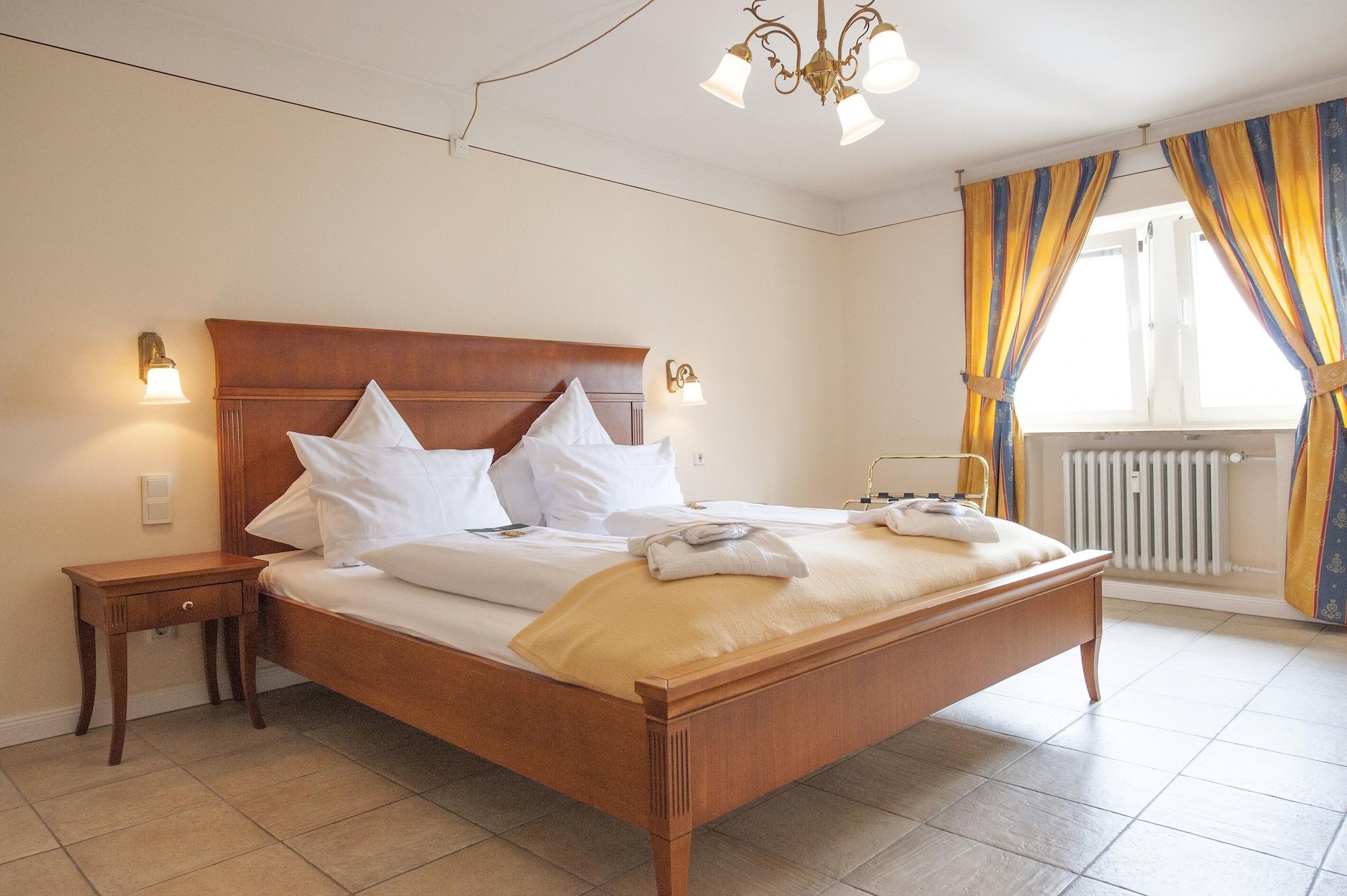 XII Apostel Albergo Koln Bagian luar foto