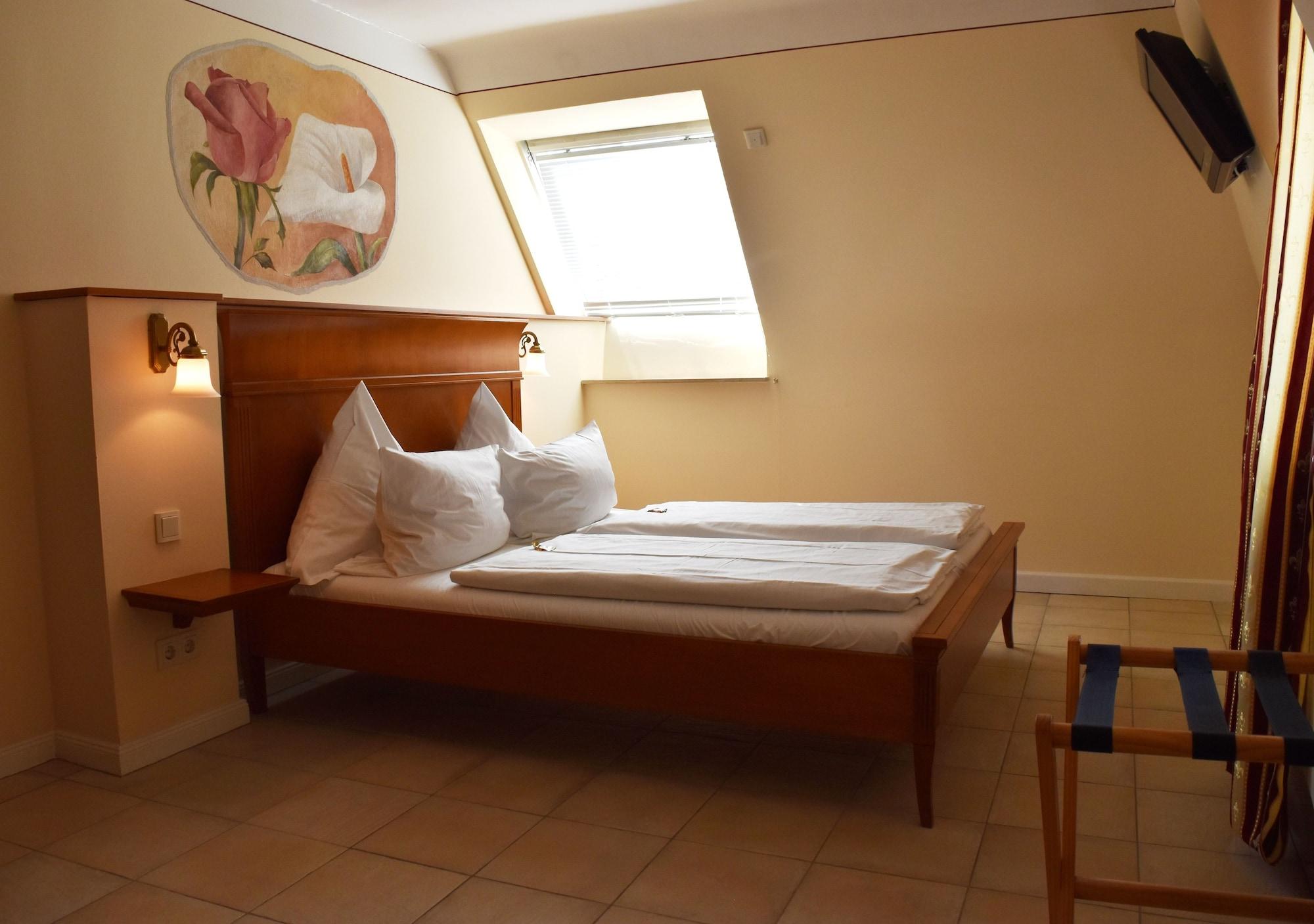 XII Apostel Albergo Koln Bagian luar foto