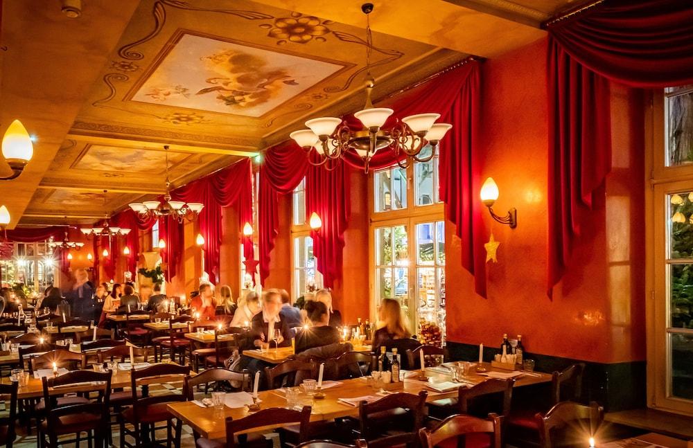 XII Apostel Albergo Koln Bagian luar foto
