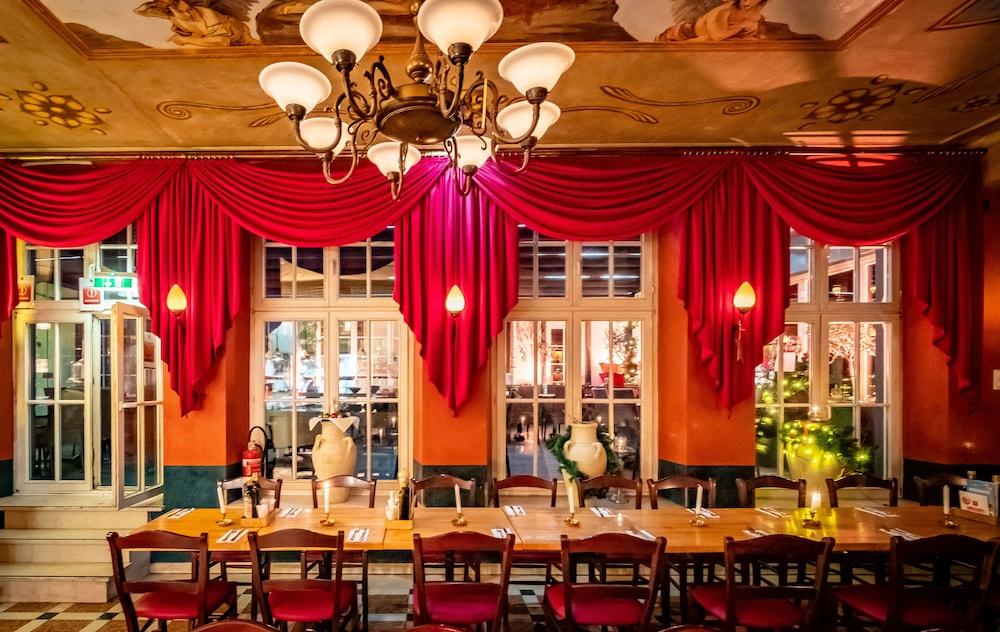 XII Apostel Albergo Koln Bagian luar foto