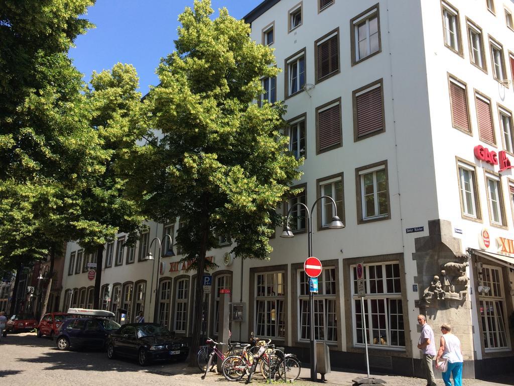 XII Apostel Albergo Koln Bagian luar foto