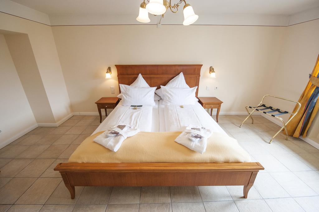 XII Apostel Albergo Koln Ruang foto