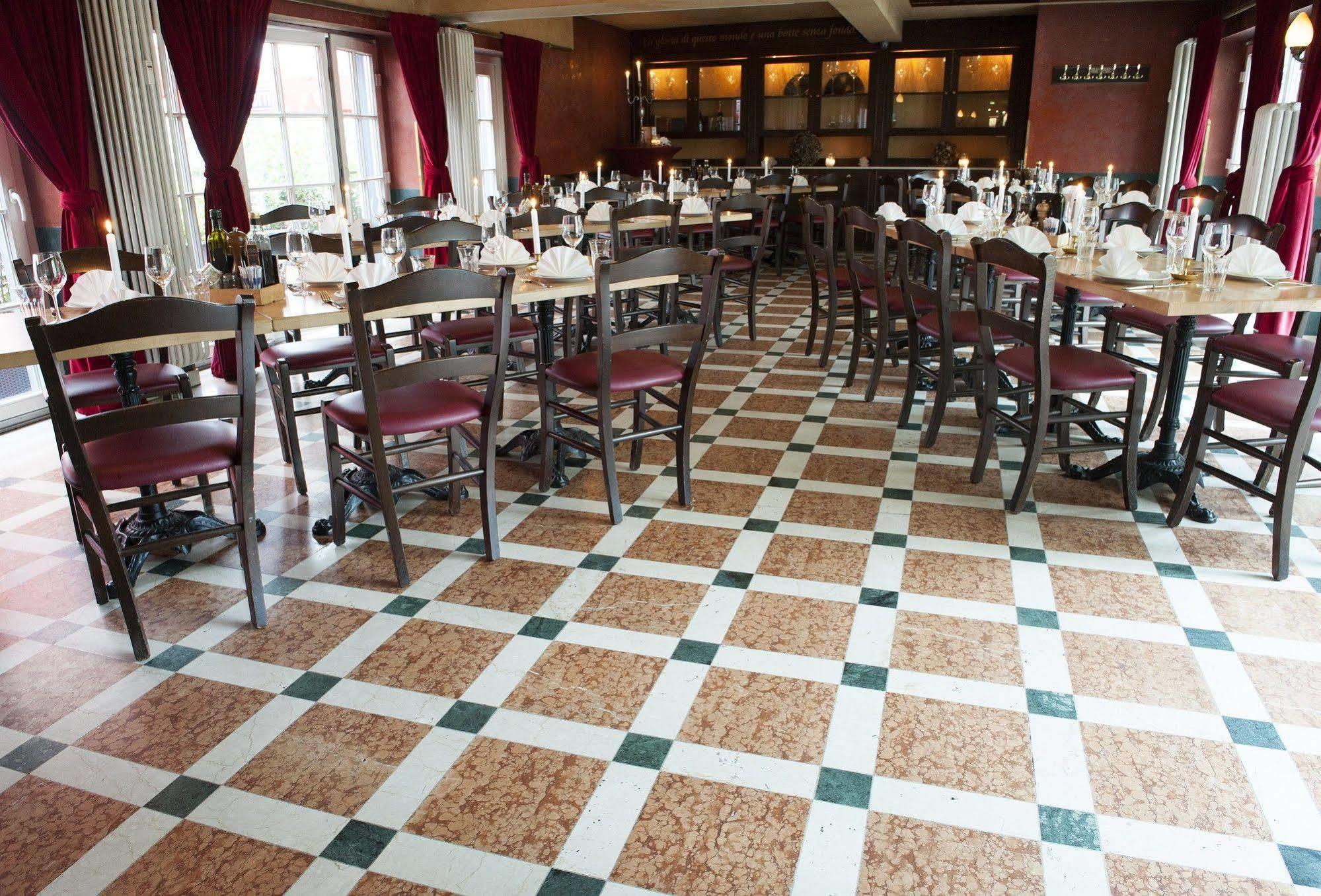 XII Apostel Albergo Koln Bagian luar foto