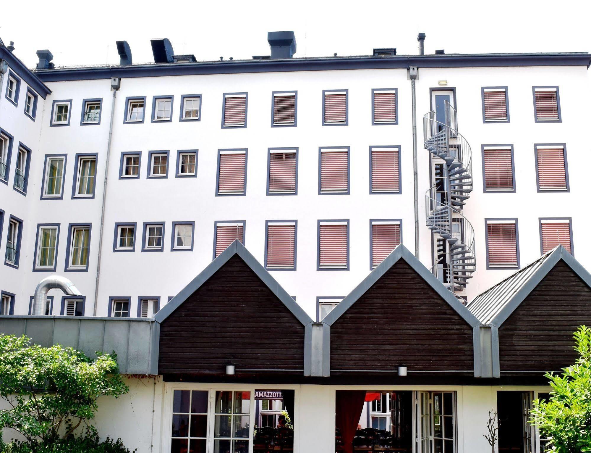 XII Apostel Albergo Koln Bagian luar foto