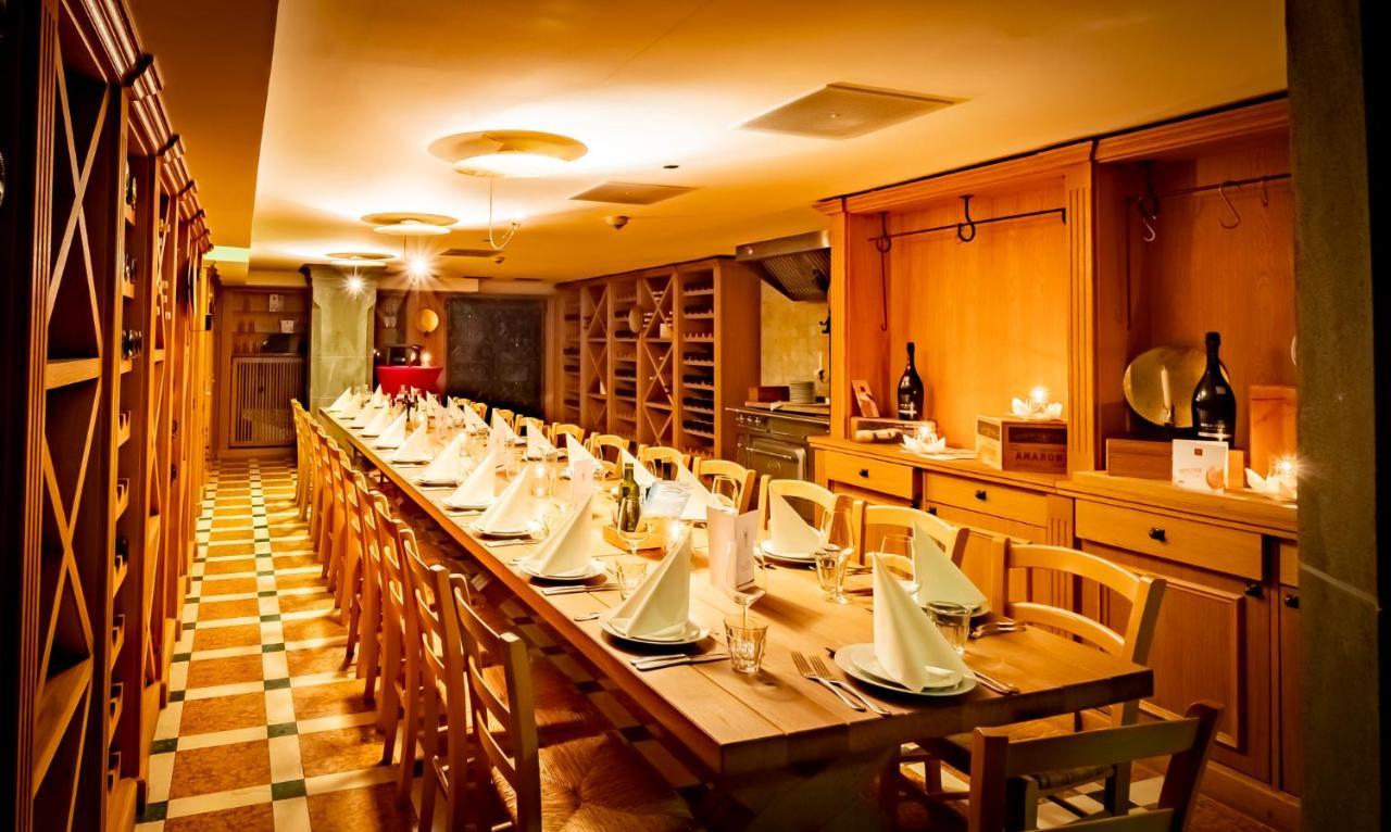 XII Apostel Albergo Koln Bagian luar foto